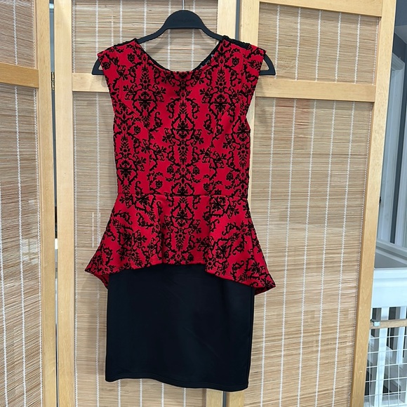 M red and black dress with lace back - Picture 1 of 4